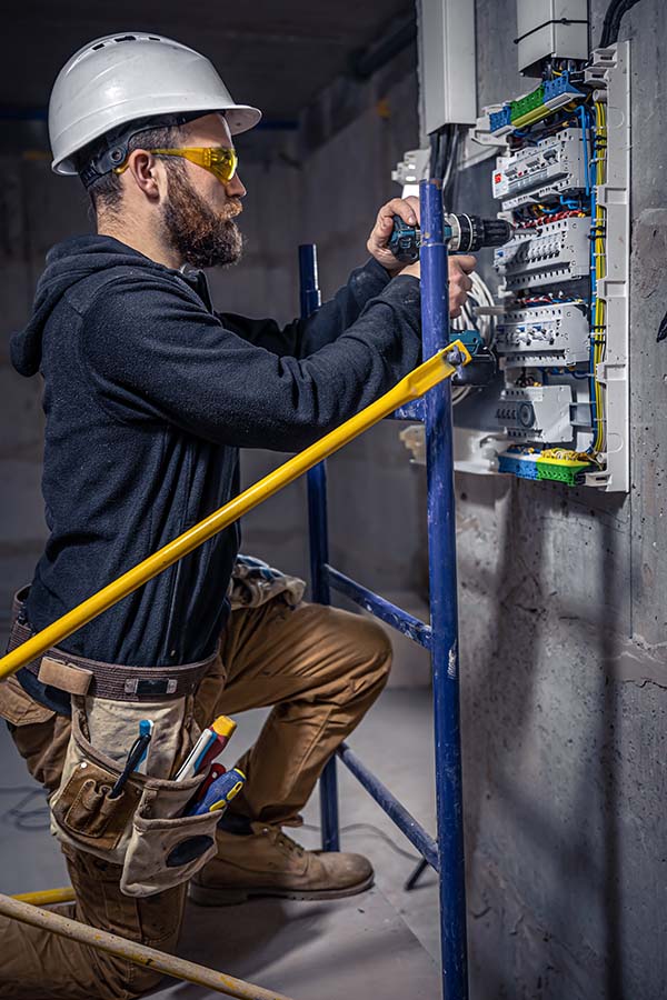Photo d'un technicien électricité